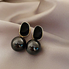 Pella - Giga Black Pearl Minimal Glittering Stud