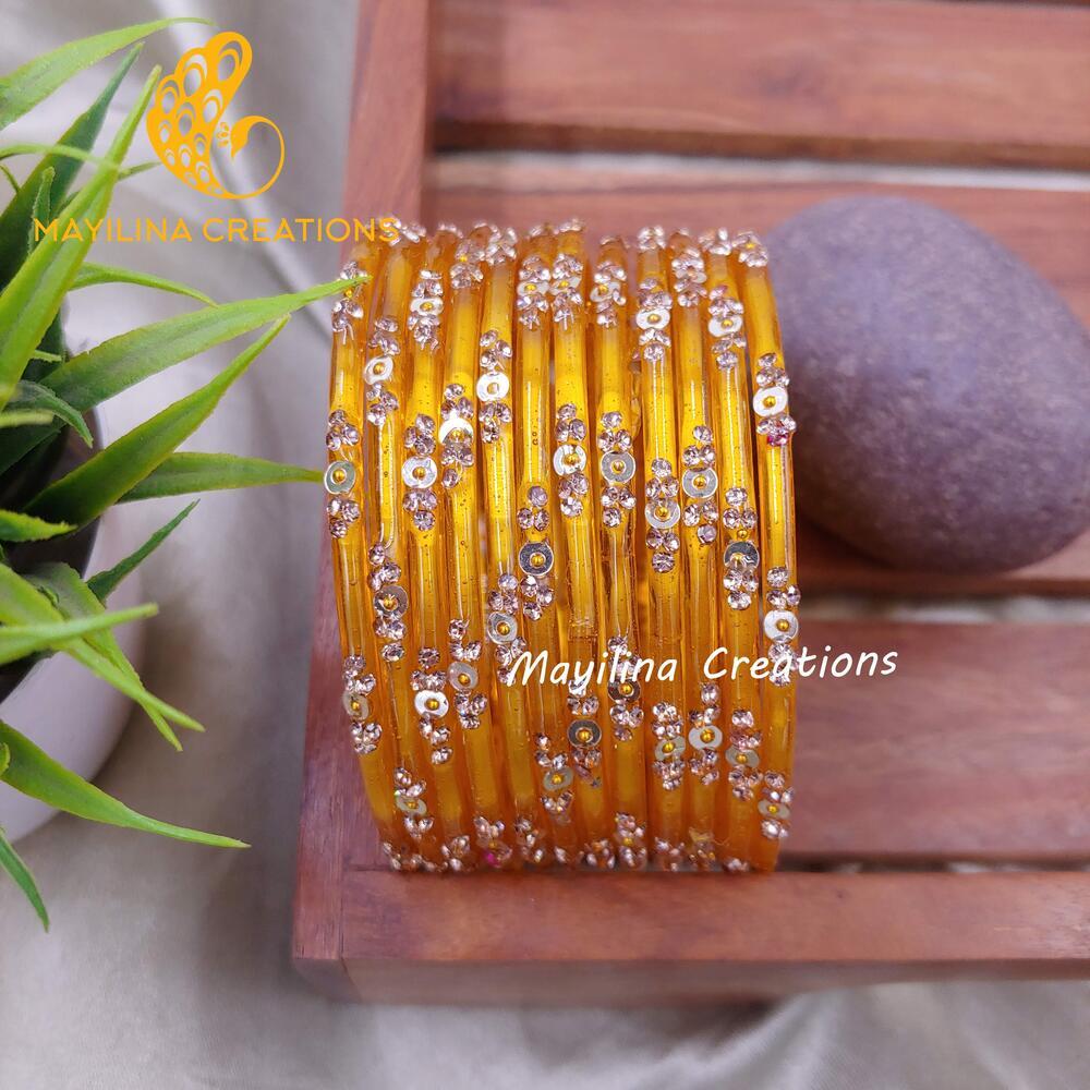 Minukki - Designer Glass Bangles