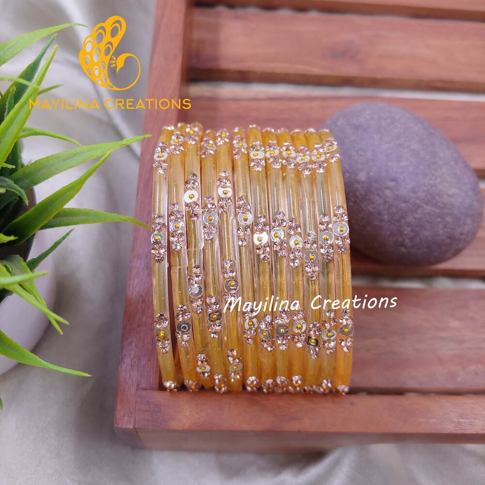 Minukki - Designer Glass Bangles