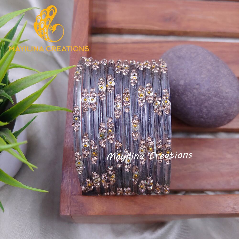 Minukki - Designer Glass Bangles