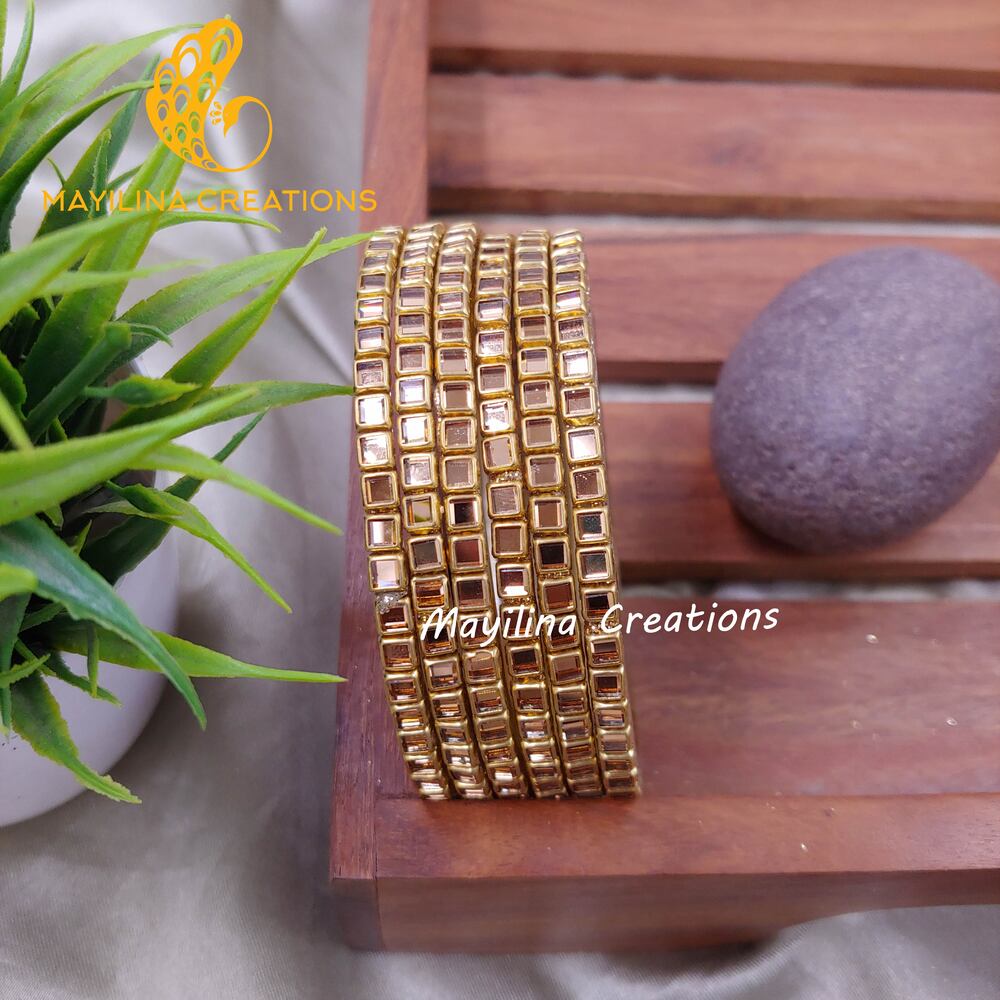 Gold Kundan Border Glass Bangles