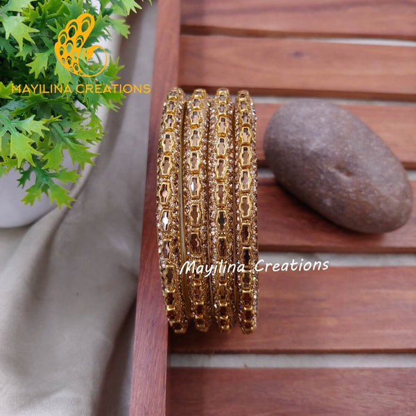 Gold Kundan Border Bangles (Set of 4 Bangles) D09