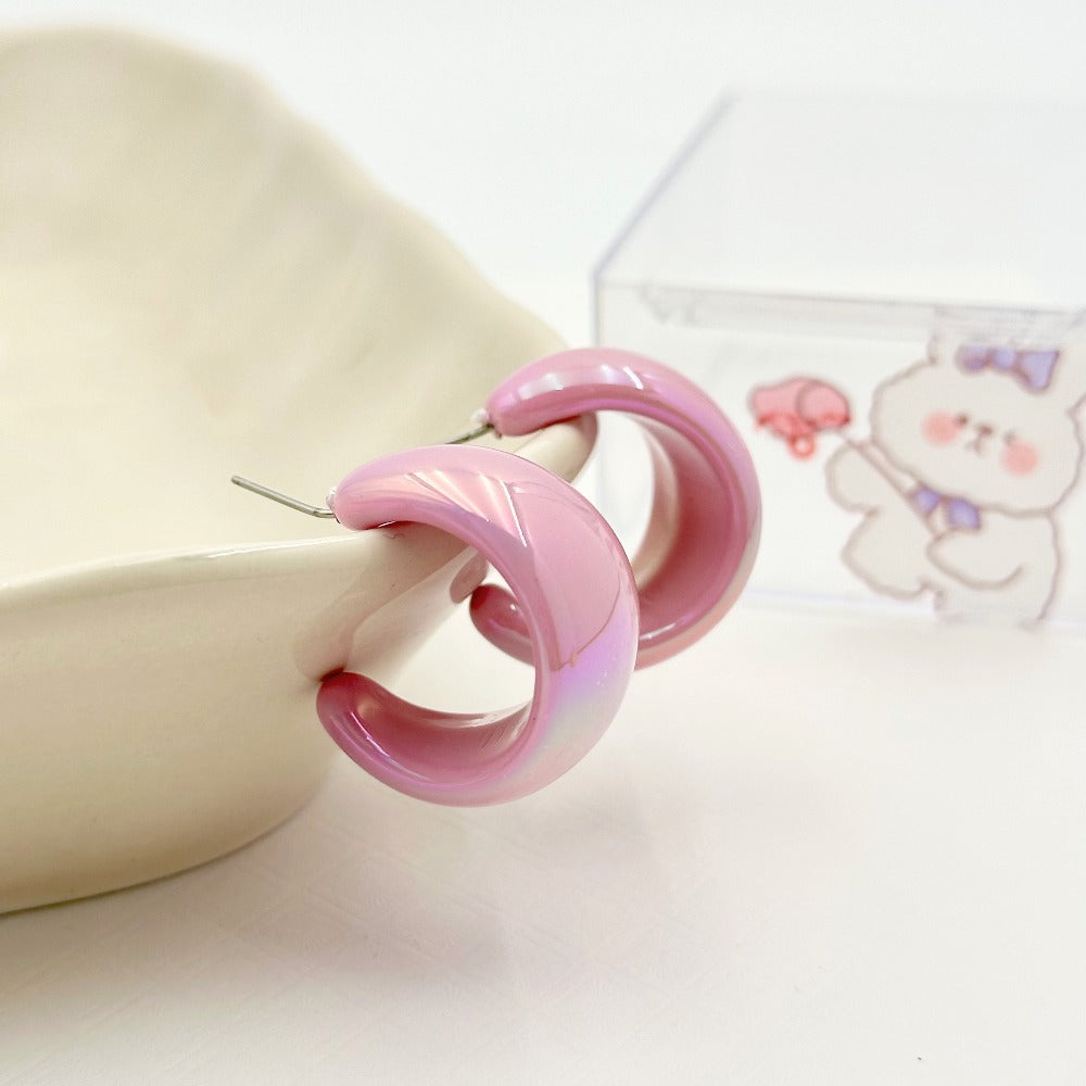 Light Pink Glossy Hoop Earrings – Sleek and Stylish Accessories1