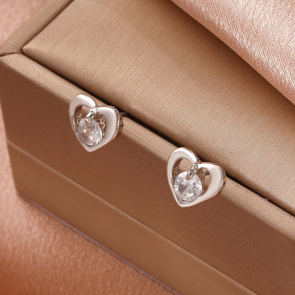 Lustrous Heart – Romantic and Stylish Earrings