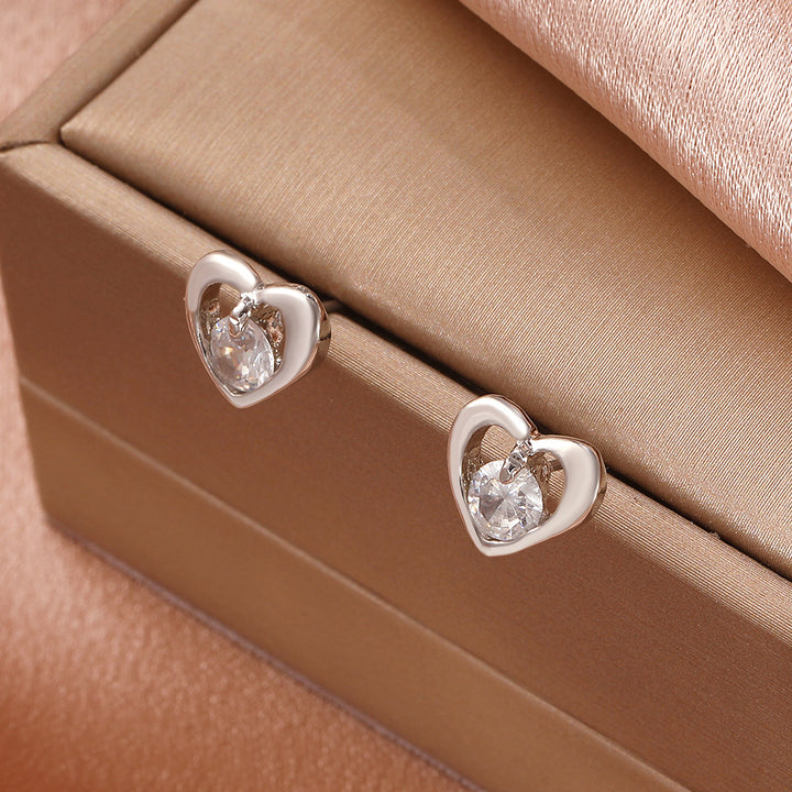 Lustrous Heart – Romantic and Stylish Earrings