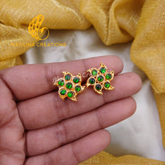 Pallavi - Green Kemp Choker with Flower Stud Handmade Indian Traditional Jewelry