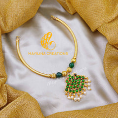 Pallavi - Green Kemp Choker with Flower Stud Handmade Indian Traditional Jewelry