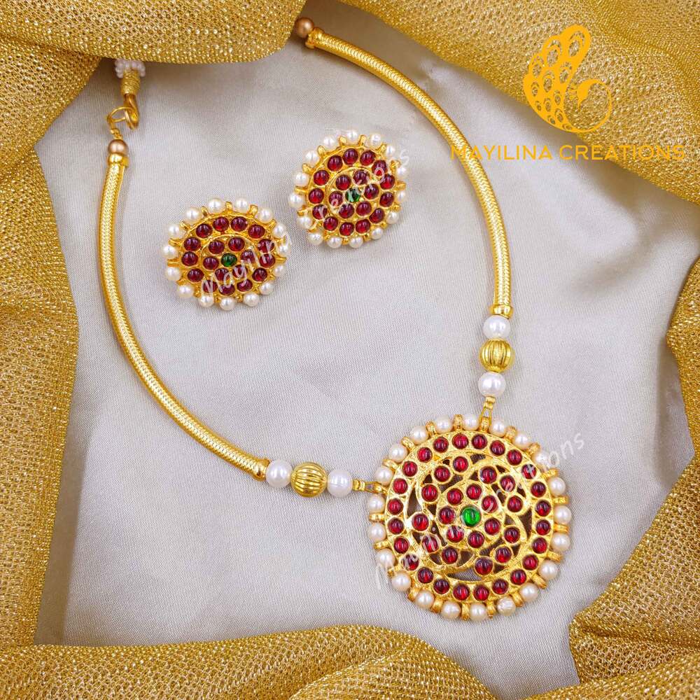 Chandika - Red Kemp Round Moon Choker with Round Stud Handmade Indian Traditional Jewelry