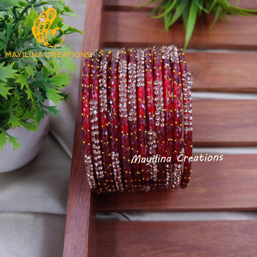 Maroon Glittering Raindrop Glass Bangles