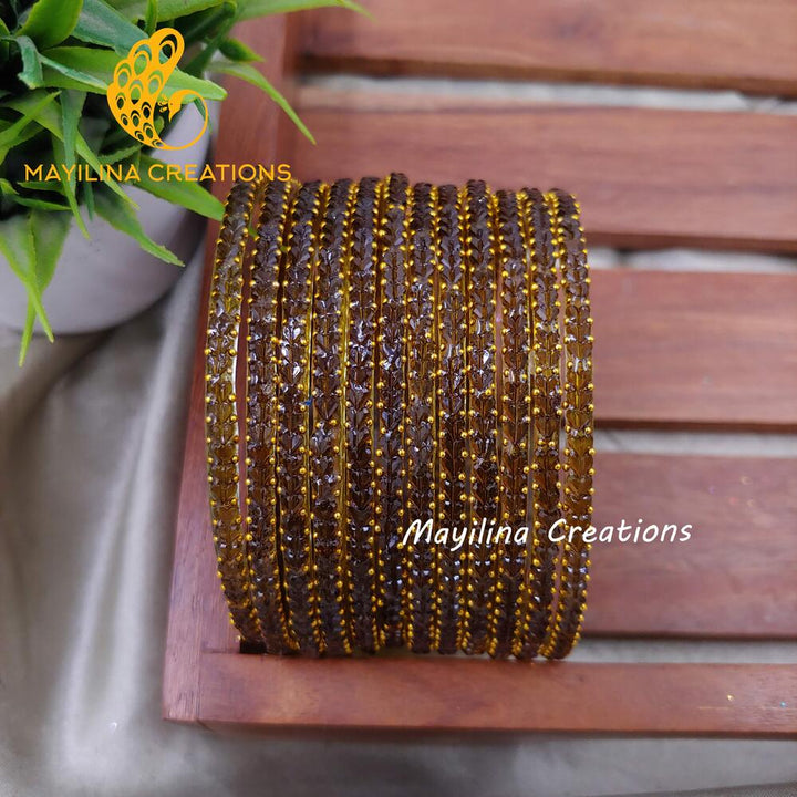 Mehndi Green Heart Cut Pattern Glass Bangles