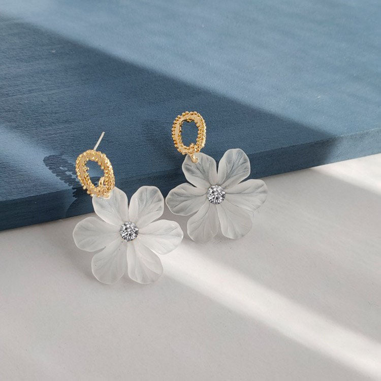 Moon Flower Earrings – A Touch of Nature’s Glow