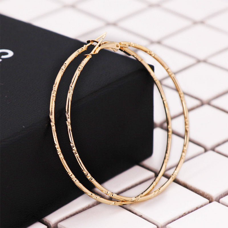 Classy Elegant Gold Hoop Earrings for Women, Retro Style