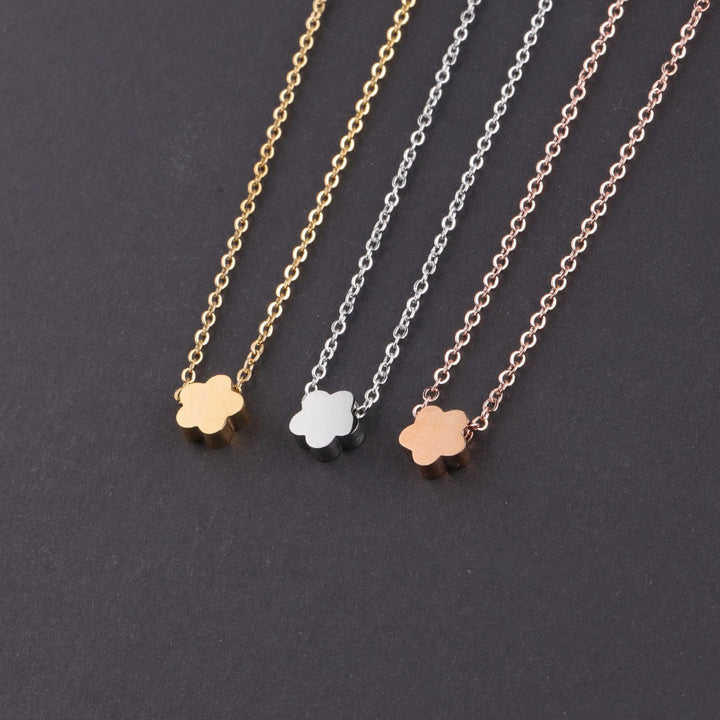 Anti-Tarnish: Flower Necklaces Timeless Sparkle