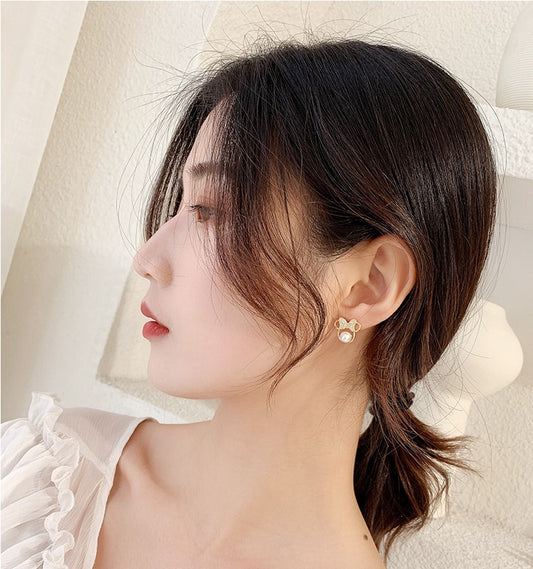 Minnie Pearl - Korean Pearl Minimal Glittering Stud