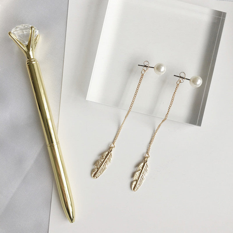 Quill Pearl - Korean Pearl with Long Feather Stud