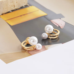 Twirl Pearl - Korean Pearl Minimal Twirling Stud