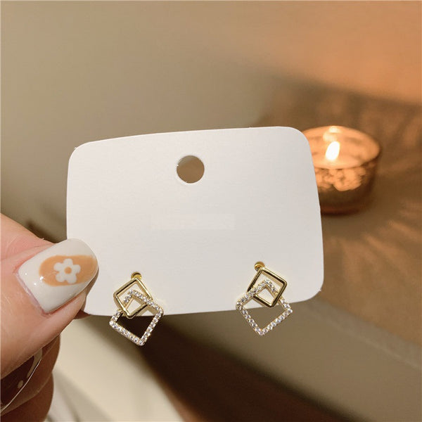 Glinty Square - Minimalist Jewelry for a Modern Edge