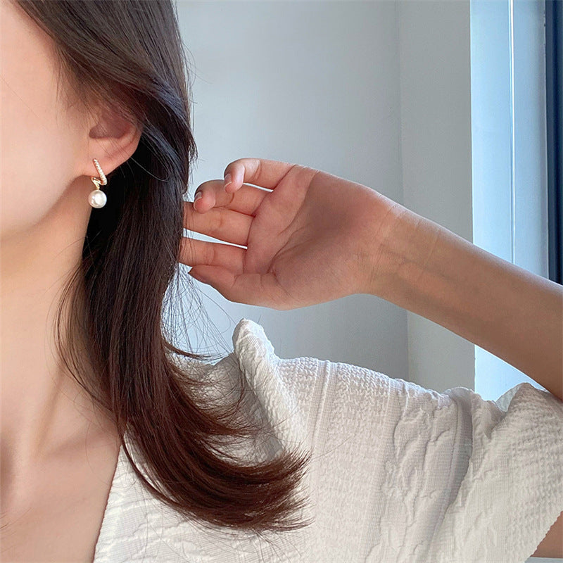 Spiral Pearl Earrings – Timeless Beauty with a Modern Twist