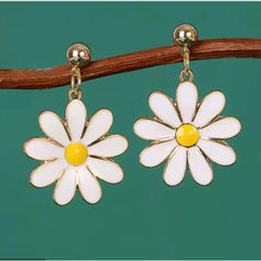 White Daisy - Quirky Flower Earrings