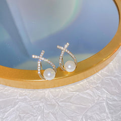 Twisty Pearl - Korean Pearl Minimal Glittering Stud