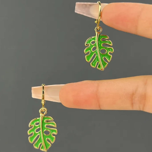 Green Leafy - Leaf Charm Minimal Glittering Stud