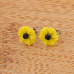 Daisy Resin Flower Earrings for Girls and Women, Korean Style Earrings