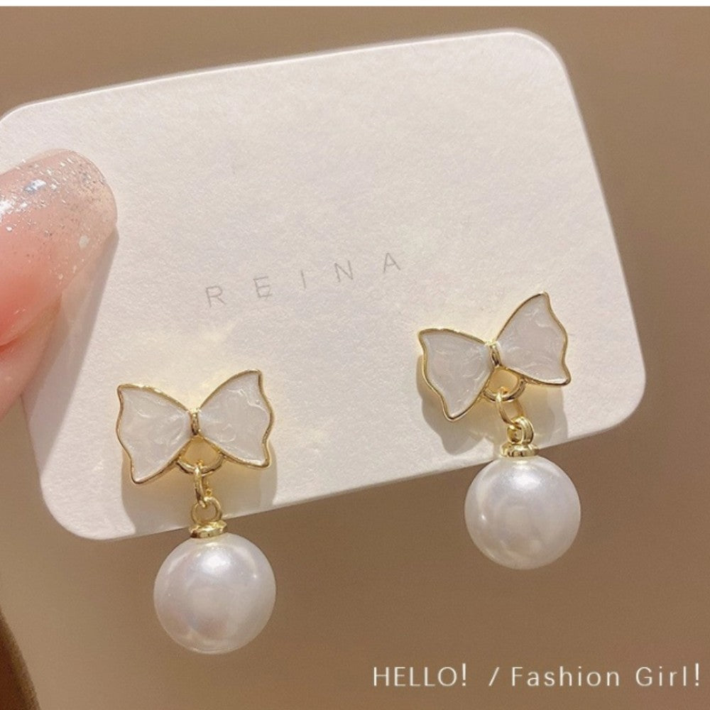 Bow Pearl - Korean Pearl Minimal Glittering Stud